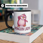 Pinguin Lady Tasse mit Krone & Perlenkette, süßer pinker Pin – Schwarz [farbe:schwarz]