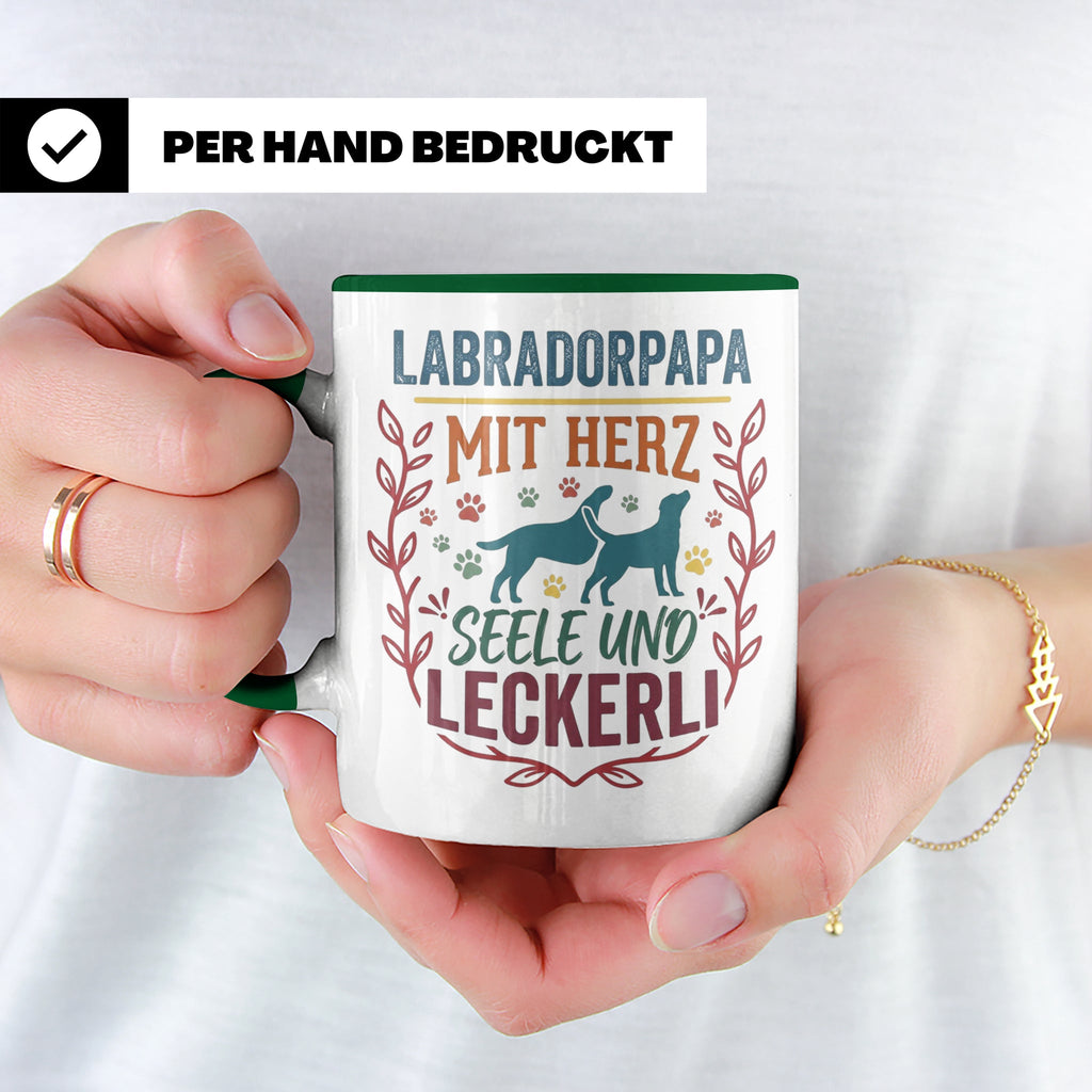 Labradorpapa Tasse mit Spruch Herz Seele Leckerli | Geschenk – Grün [farbe:grün]