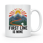 Skifahrer Tasse First Line Is Mine Spruch | Wintersport Bech – Weiß [farbe:weiß]