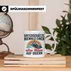 Alter Mann auf Skiern Tasse, lustiger Skifahrer Spruch für O – Weiß [farbe:weiß]
