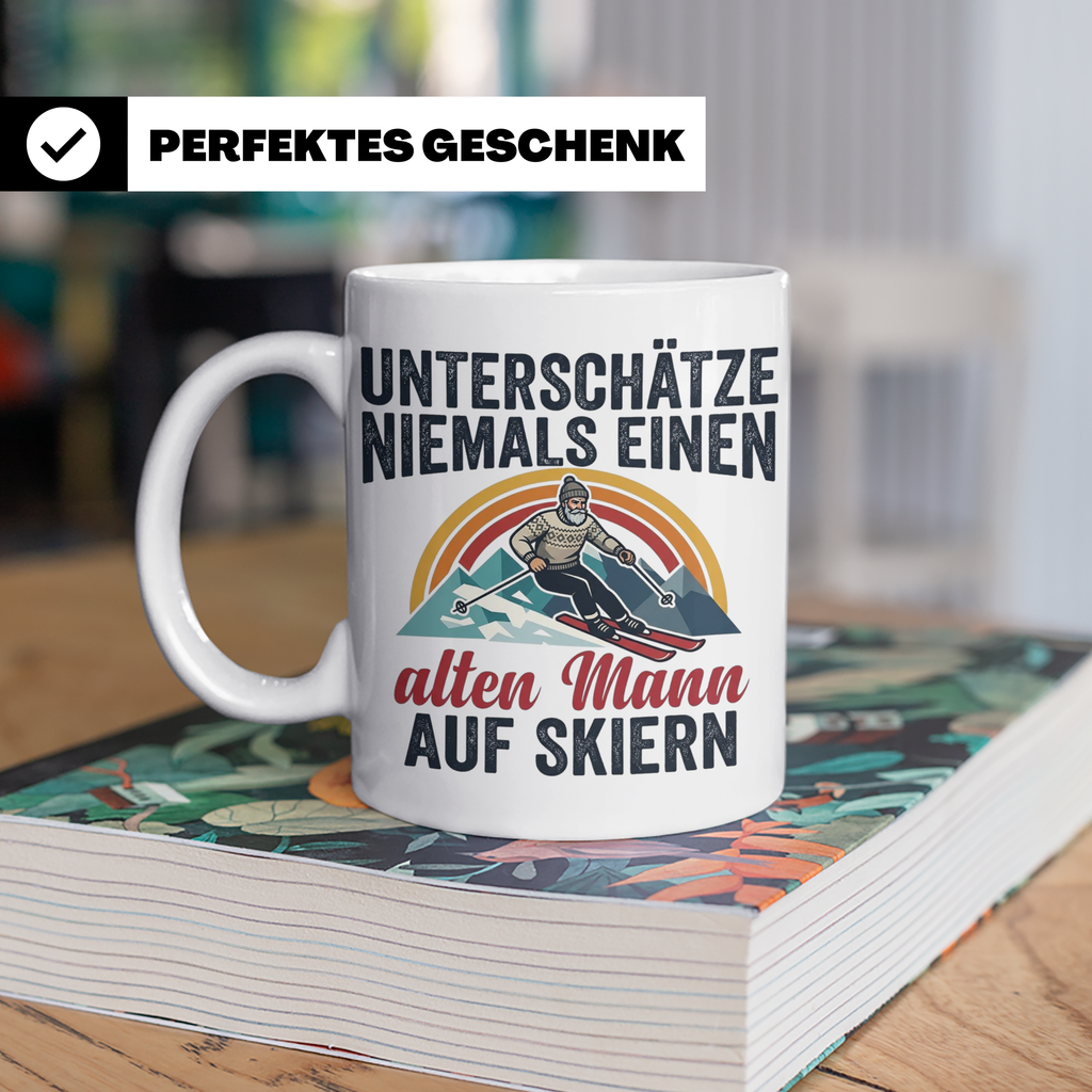 Alter Mann auf Skiern Tasse, lustiger Skifahrer Spruch für O – Weiß [farbe:weiß]