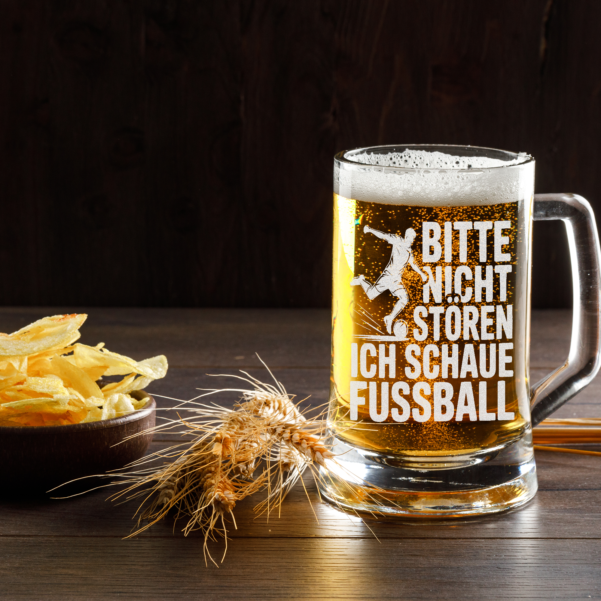 Bitte nicht stören – Ich schaue Fußball | Lustiger Bierkrug für Fußballfans, Männergeschenk für Fußballabend & Stadionliebhaber