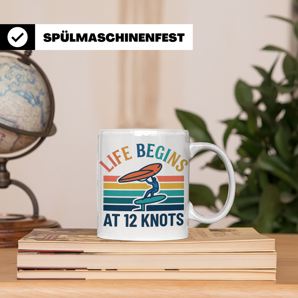 Wing Foil Tasse Life Begins At 12 Knots, Retro Wingsurfen De – Weiß [farbe:weiß]