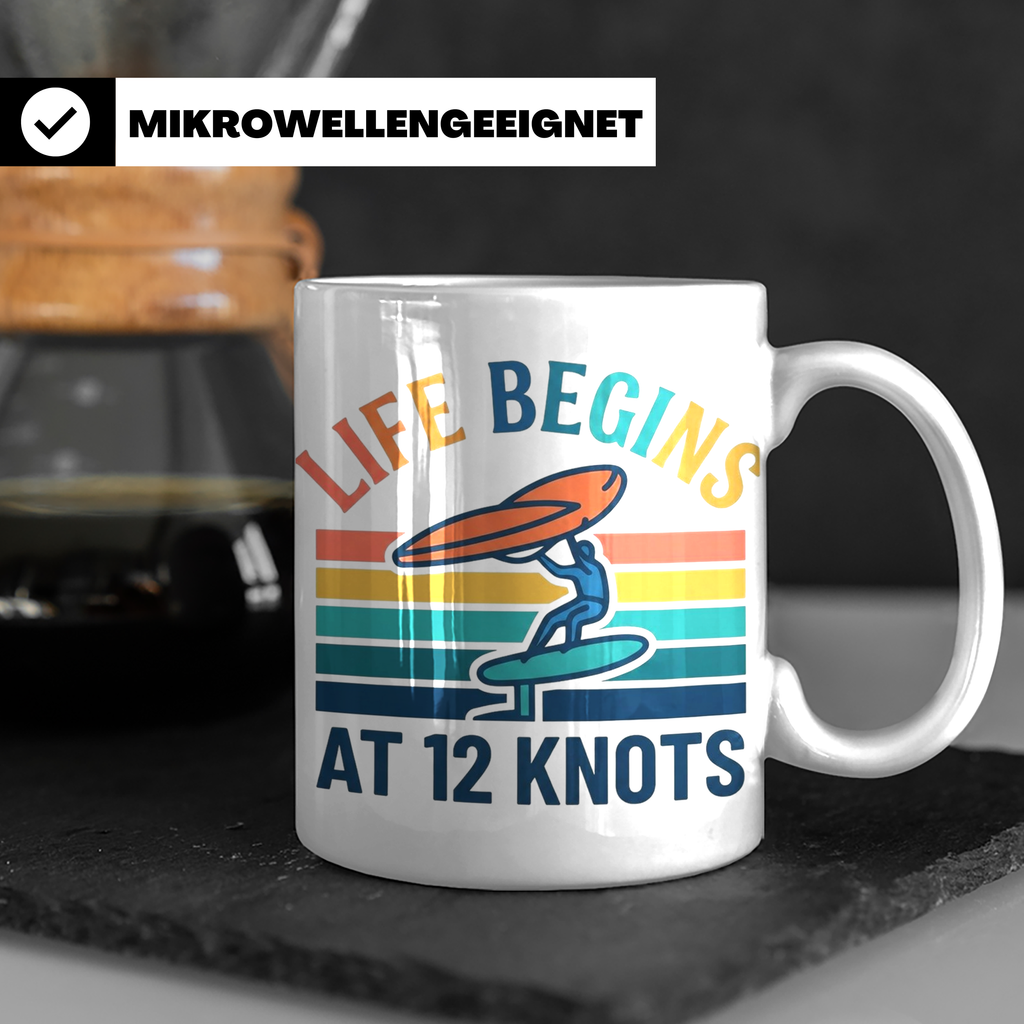 Wing Foil Tasse Life Begins At 12 Knots, Retro Wingsurfen De – Weiß [farbe:weiß]