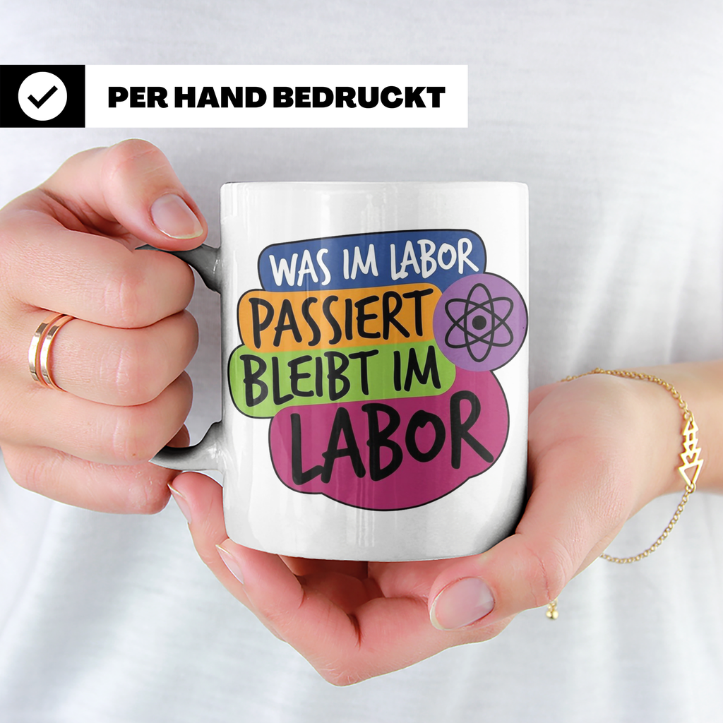 Labor Tasse mit Spruch Was im Labor passiert bleibt im Labor – Weiß [farbe:weiß]