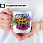 Labor Tasse mit Spruch Was im Labor passiert bleibt im Labor – Blau [farbe:blau]