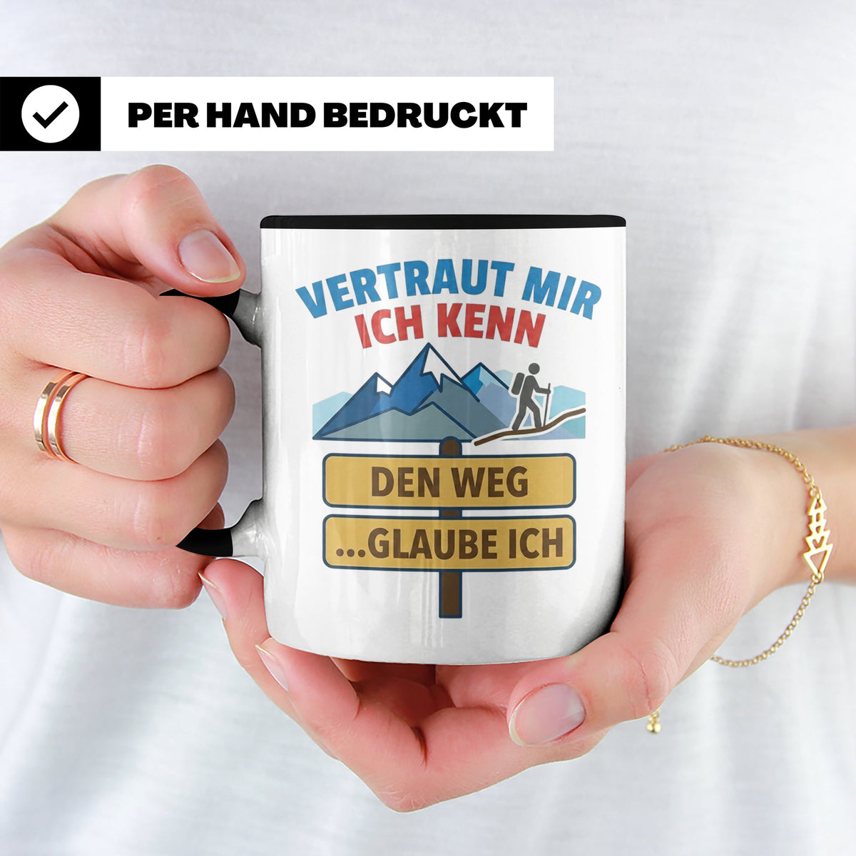 Wandern Tasse mit Spruch Vertraut mir ich kenn den Weg. Lust – Schwarz [farbe:schwarz]