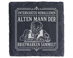 Schiefer Untersetzer Unterschätze niemals einen alten Mann der Briefma – Bild 1