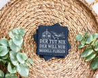 Schiefer Untersetzer Der tut nix will nur Modell fliegen - Geschenk fü – Bild 3