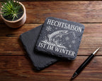 Schiefer Untersetzer Hechtsaison ist im Winter - Geschenk für Hechtang – Bild 5