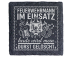 Schiefertafel Untersetzer Feuerwehrmann im Einsatz, Geschenk für Feuer – Bild 1