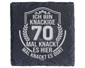 Schiefer Untersetzer 70 Geburtstag Knackige Lustiger Spruch Geschenk f – Bild 1
