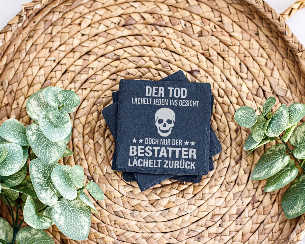 Schiefer Untersetzer Bestatter Spruch Der Tod Lächelt Zurück - Geschen – Bild 3