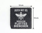 Schiefer Untersetzer 65 Geburtstag Flottes Bienchen - Lustiges Geschen – Bild 4
